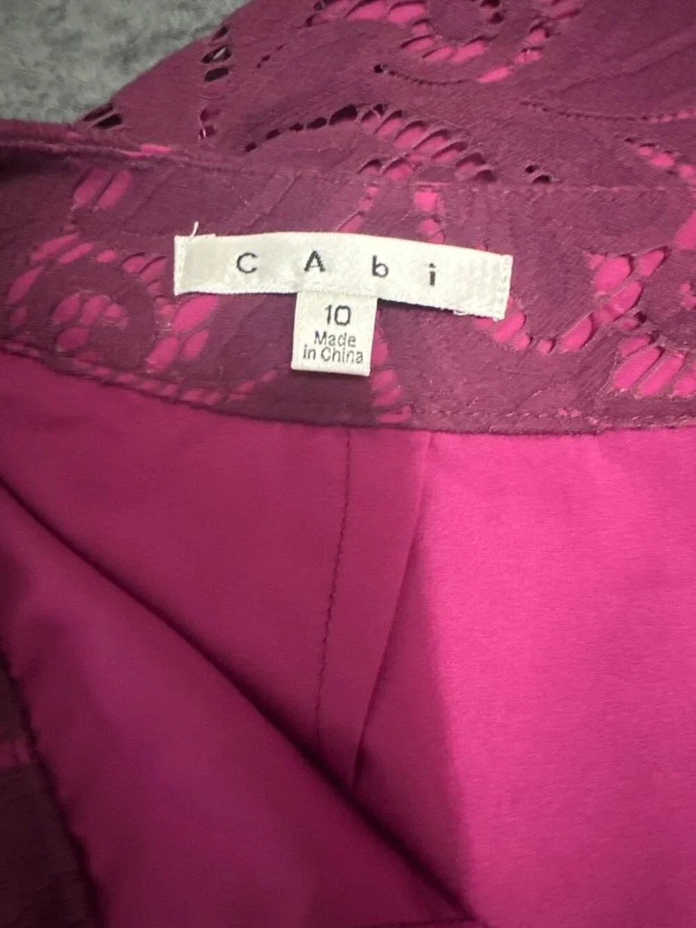 Cabi Pink Lace Pencil Skirt Womens Size 10 Back Zipper Fully Lined Elegant Desig